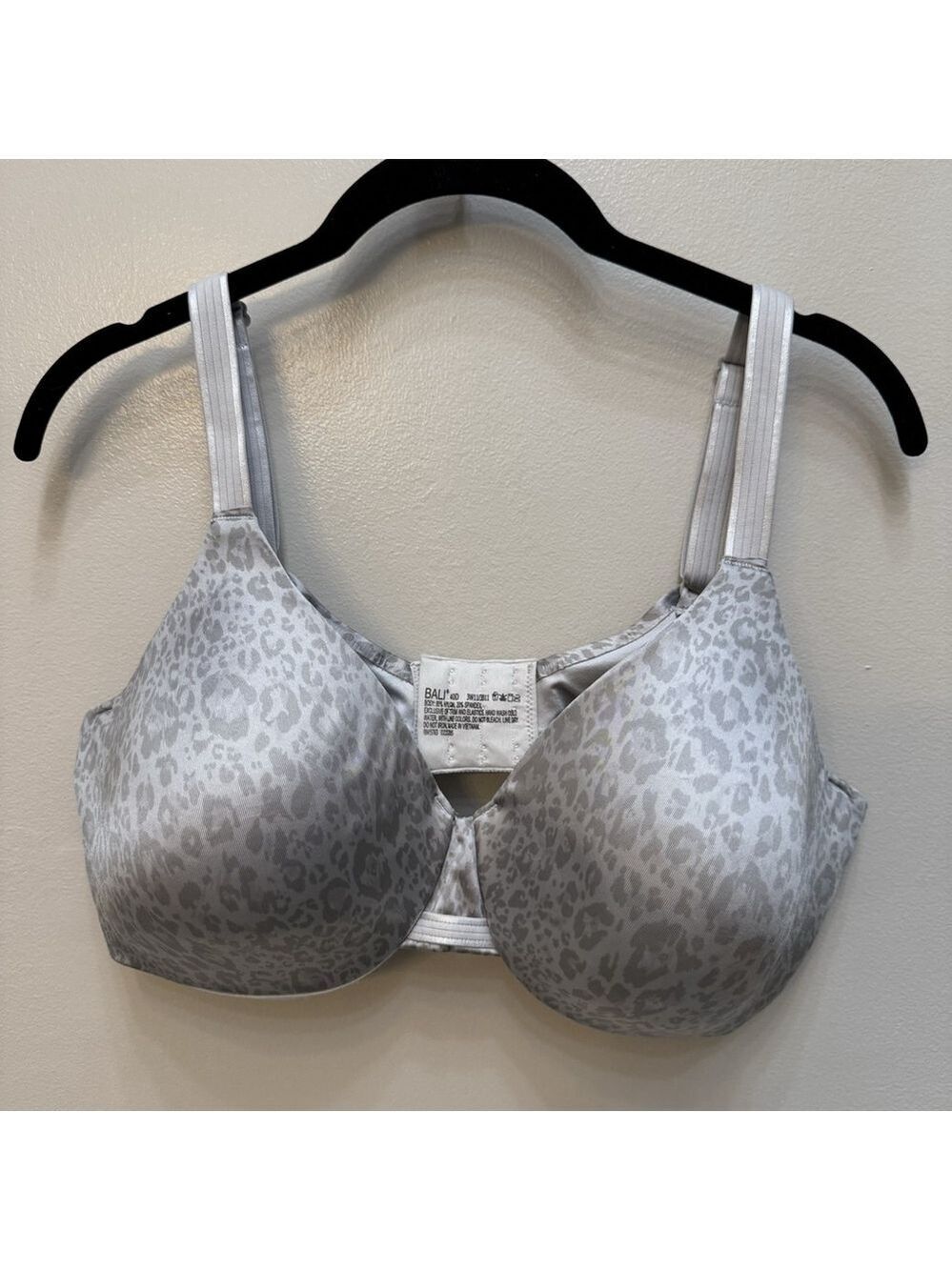 Bali Back Smoothing Bra 40D Underwire Satin Seamless Padded Cup Adjustable